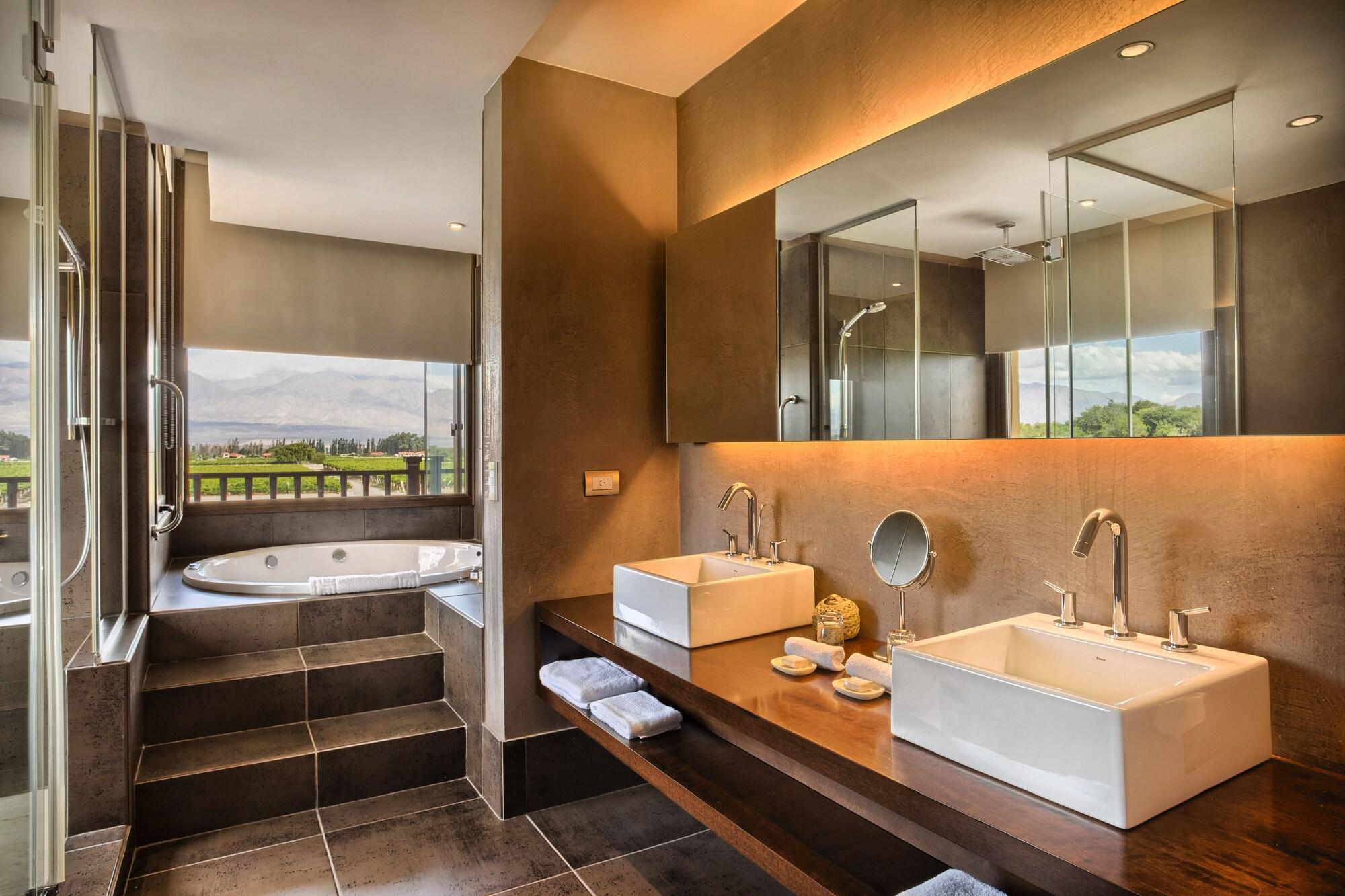Hotel Grace Cafayate Exterior foto Bathroom