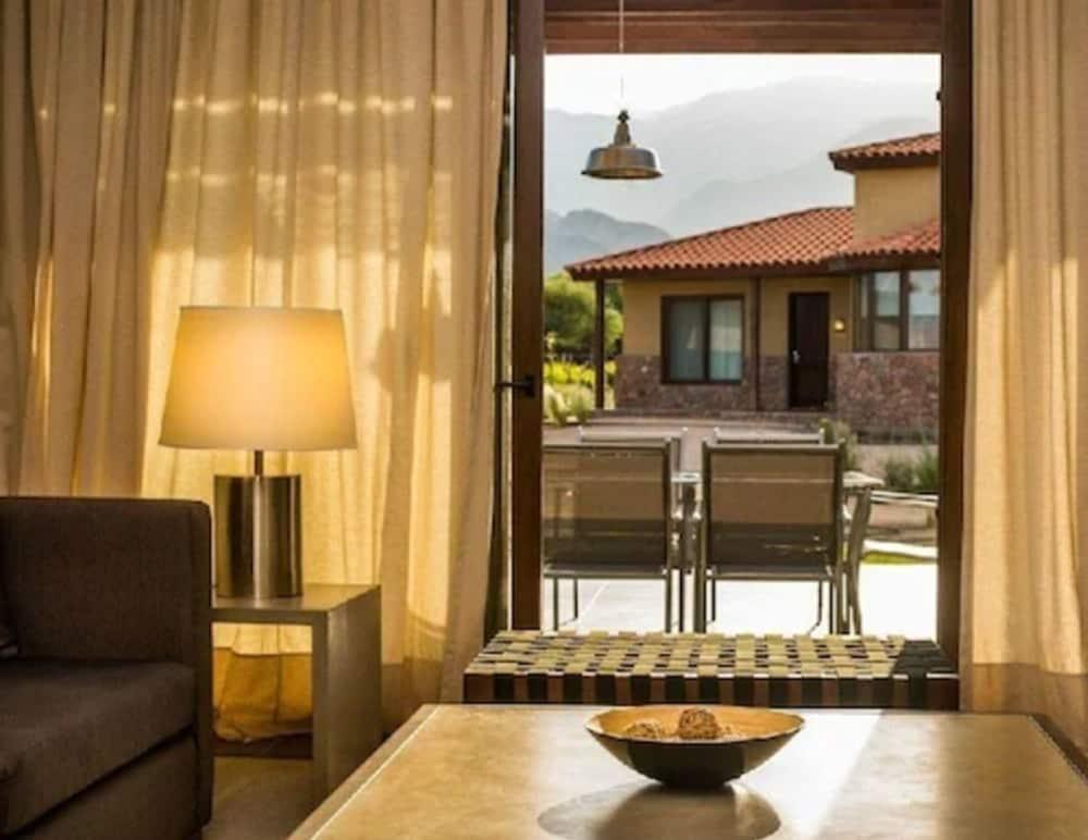 Hotel Grace Cafayate Exterior foto Interior of a villa at Four Seasons Resort