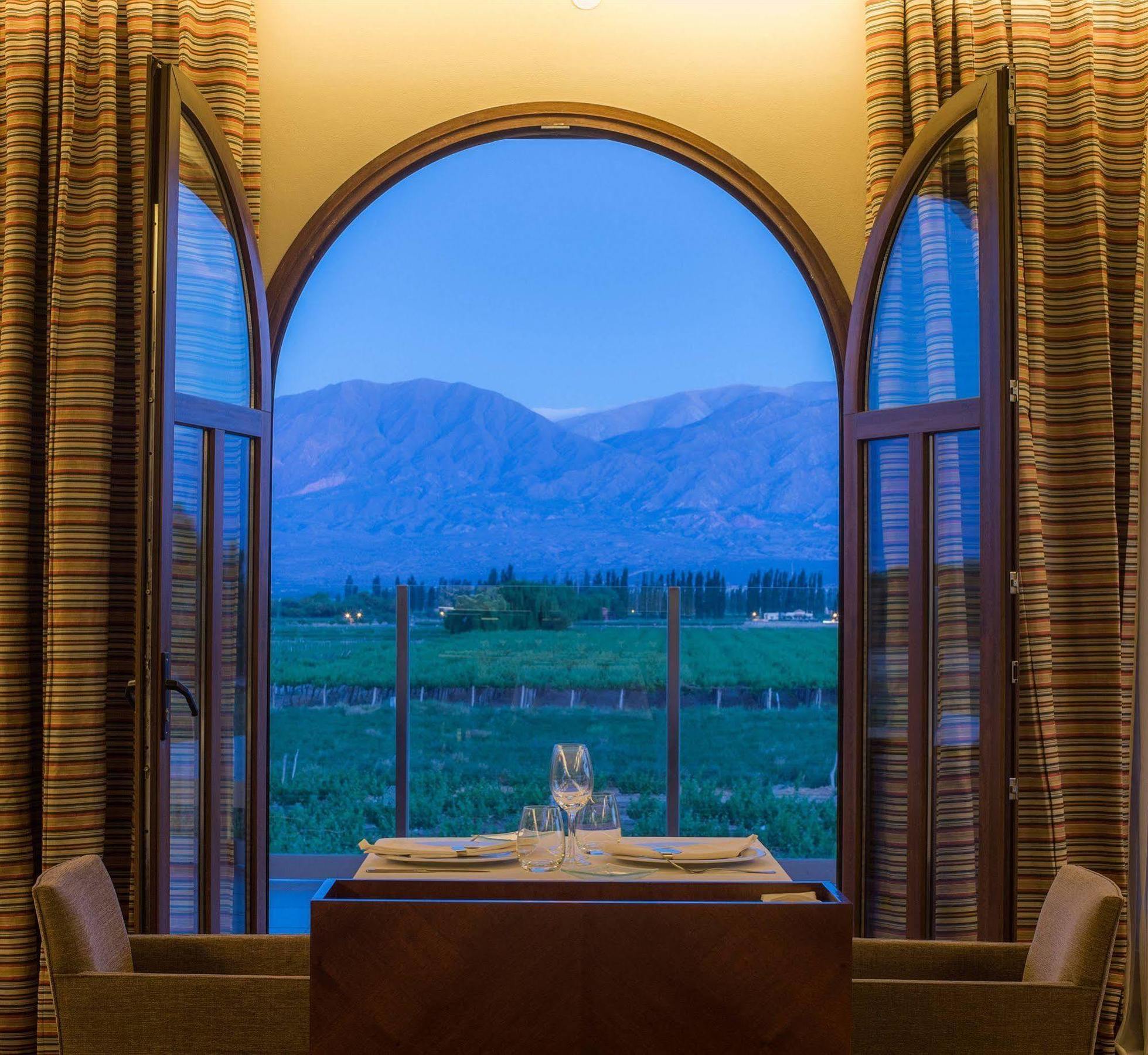 Hotel Grace Cafayate Exterior foto View from the restaurant
